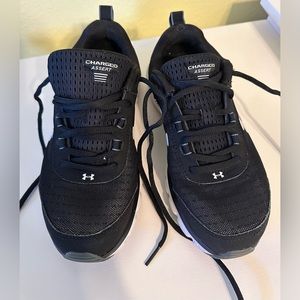 Women’s Under Armour Charged Assert, Size 7